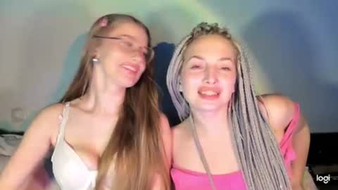 Viki and Chloe online show from July 2026 10:05:01 PM