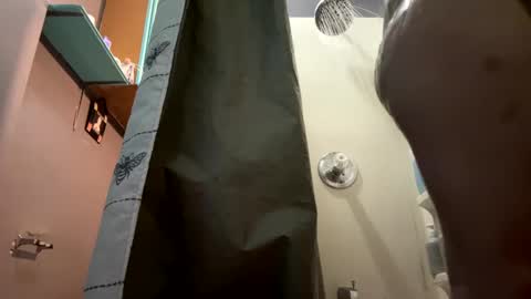 Snapshot of spaceyyybaby chatting on December 2024 10:10:01 PM Saturn online show from December 2024 10:10:01 PM