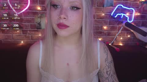 Snapshot of sparklemona chatting on February 2026 02:20:02 AM SparkleMona online show from February 2026 02:20:02 AM