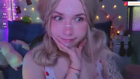 Snapshot of sparklemona chatting on July 2026 01:25:01 AM SparkleMona online show from July 2026 01:25:01 AM
