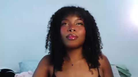 Snapshot of sparklingsoleil chatting on October 2025 07:25:02 PM Soleil online show from October 2025 07:25:02 PM