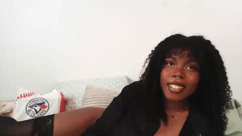 Snapshot of sparklingsoleil chatting on October 2025 07:38:01 PM Soleil online show from October 2025 07:38:01 PM