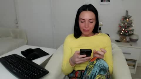 Snapshot of spicemint chatting on December 2024 05:53:02 PM Carla online show from December 2024 05:53:02 PM