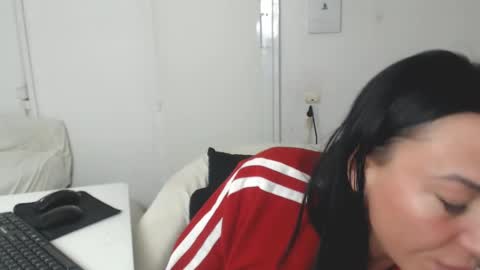 Snapshot of spicemint chatting on January 2025 08:37:02 PM Carla online show from January 2025 08:37:02 PM