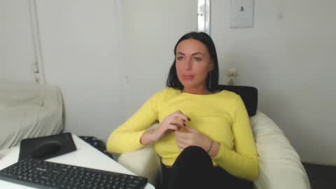 Snapshot of spicemint chatting on January 2025 05:59:02 PM Carla online show from January 2025 05:59:02 PM