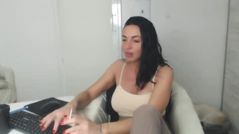 Snapshot of spicemint chatting on March 2025 05:39:02 PM Carla online show from March 2025 05:39:02 PM