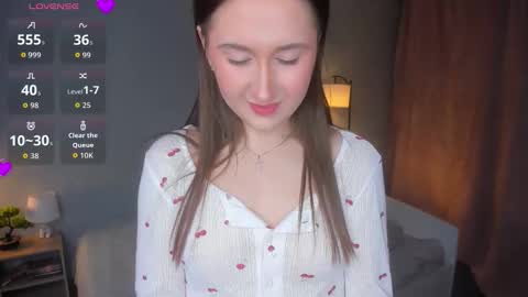 Snapshot of spiceofalex chatting on November 2025 07:28:01 PM Elva online show from November 2025 07:28:01 PM