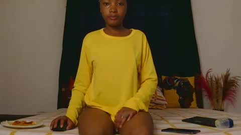 Snapshot of spicy_angels chatting on November 2025 10:37:02 AM Quinter Cheeky online show from November 2025 10:37:02 AM