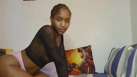 Snapshot of spicy_angels chatting on December 2025 11:15:01 AM Quinter Cheeky online show from December 2025 11:15:01 AM