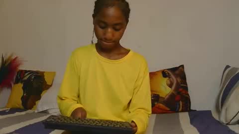 Snapshot of spicy_angels chatting on December 2025 03:56:01 AM Quinter Cheeky online show from December 2025 03:56:01 AM