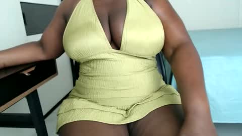 SPICYCHOCSTRAW online show from March 2026 07:10:02 PM