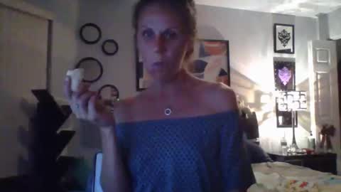 Snapshot of spinwithus chatting on December 2025 04:18:02 AM Rose online show from December 2025 04:18:02 AM