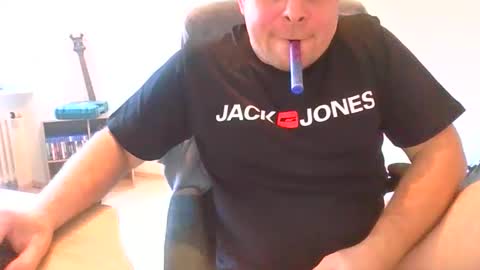 spirit_2706 online show from April 2026 03:57:01 PM