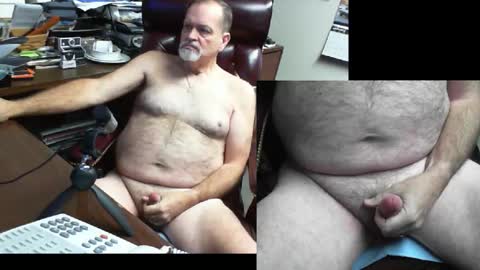 Snapshot of spitfire1964 chatting on January 2025 07:14:02 PM Spitfire online show from January 2025 07:14:02 PM