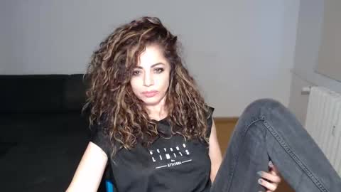 Doll online show from January 2025 03:18:01 PM