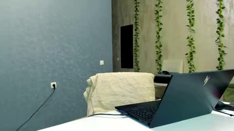 Lilith online show from April 2026 08:57:02 PM