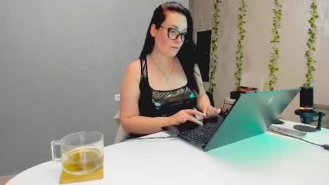 Lilith online show from July 2026 07:04:01 PM