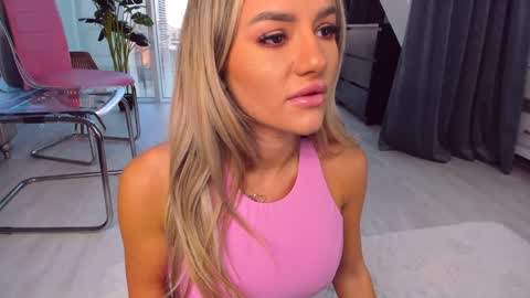 Snapshot of spoilm3mor3 chatting on December 2024 01:44:01 PM Anna online show from December 2024 01:44:01 PM