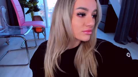 Snapshot of spoilm3mor3 chatting on December 2024 01:13:02 PM Anna online show from December 2024 01:13:02 PM