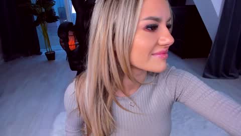 Snapshot of spoilm3mor3 chatting on December 2024 01:28:01 PM Anna online show from December 2024 01:28:01 PM