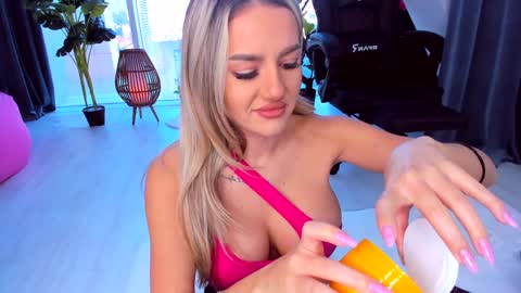 Snapshot of spoilm3mor3 chatting on January 2025 11:50:02 AM Anna online show from January 2025 11:50:02 AM