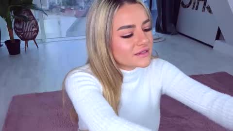 Snapshot of spoilm3mor3 chatting on October 2025 09:39:02 AM Anna online show from October 2025 09:39:02 AM