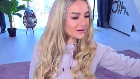 Snapshot of spoilm3mor3 chatting on October 2025 10:47:02 AM Anna online show from October 2025 10:47:02 AM