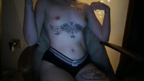 Snapshot of spookybarbiegirl chatting on January 2025 01:53:02 AM spookybarbiegirl online show from January 2025 01:53:02 AM