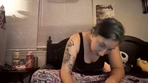 Snapshot of spookyqueen69 chatting on November 2025 11:54:01 PM Kova online show from November 2025 11:54:01 PM