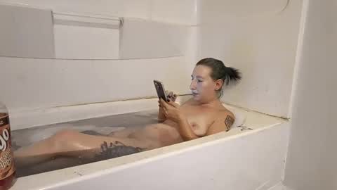 Snapshot of spookyqueen69 chatting on November 2025 11:15:01 PM Kova online show from November 2025 11:15:01 PM