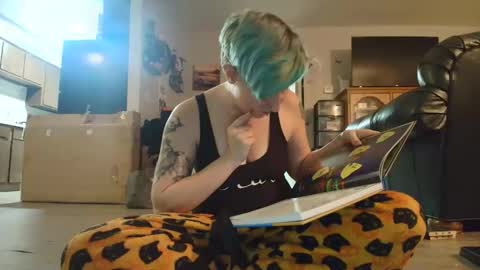 Snapshot of spookyqueen69 chatting on January 2026 12:48:01 AM Kova online show from January 2026 12:48:01 AM