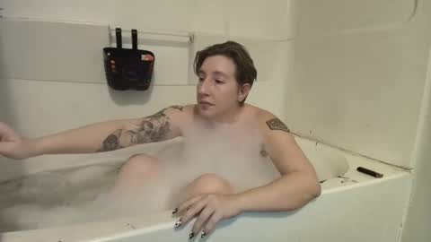 Snapshot of spookyqueen69 chatting on February 2026 02:05:01 AM Kova online show from February 2026 02:05:01 AM