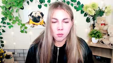 Karina online show from November 2025 11:09:02 AM