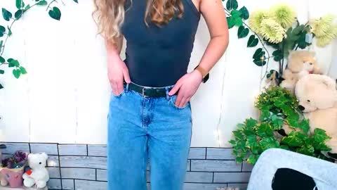 Karina online show from March 2026 09:38:01 AM