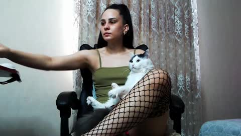 Snapshot of sports_woman5 chatting on March 2026 07:52:02 AM Tips are the best compliment to a woman online show from March 2026 07:52:02 AM