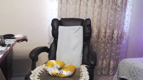 Snapshot of sports_woman5 chatting on April 2026 08:26:02 AM Tips are the best compliment to a woman online show from April 2026 08:26:02 AM