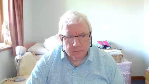 Snapshot of springtine chatting on May 2026 03:06:01 PM springtine online show from May 2026 03:06:01 PM
