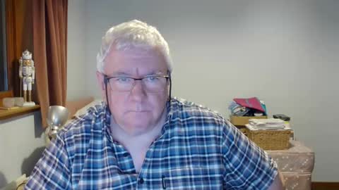 Snapshot of springtine chatting on May 2026 11:45:01 PM springtine online show from May 2026 11:45:01 PM