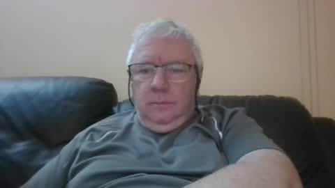 Snapshot of springtine chatting on May 2026 11:46:02 PM springtine online show from May 2026 11:46:02 PM