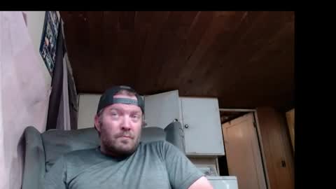 Snapshot of squegly chatting on May 2026 07:48:01 AM Bryan online show from May 2026 07:48:01 AM