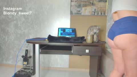 Snapshot of squirt_blondy chatting on June 2026 03:49:02 PM Caila online show from June 2026 03:49:02 PM