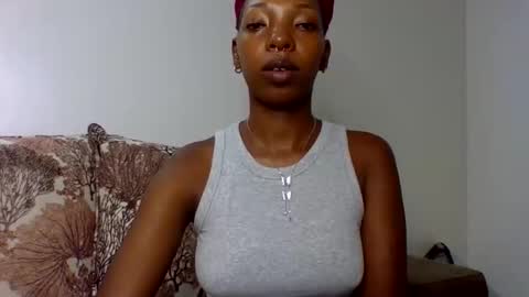 Snapshot of squirt_natural chatting on January 2026 07:34:01 PM Bunny online show from January 2026 07:34:01 PM