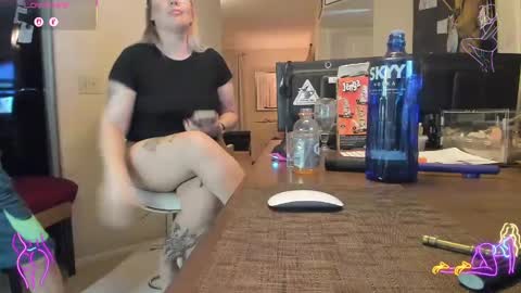 Snapshot of squirt_vip_room chatting on September 2025 03:44:01 AM Roxy Day Mossimo Knight online show from September 2025 03:44:01 AM