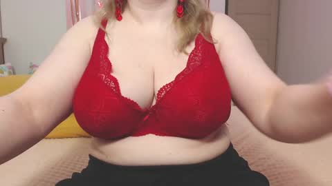 Snapshot of squirting_goddess4u chatting on April 2026 08:17:01 PM Lily online show from April 2026 08:17:01 PM