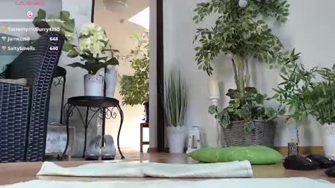 Monica online show from February 2025 10:32:02 AM