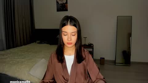 Snapshot of ssash1mii chatting on December 2024 06:06:01 PM Hey guys i miss you so much online show from December 2024 06:06:01 PM