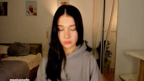 Snapshot of ssash1mii chatting on November 2025 09:37:01 PM Hey guys i miss you so much online show from November 2025 09:37:01 PM