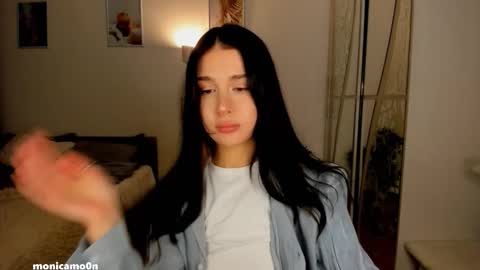 Snapshot of ssash1mii chatting on November 2025 09:50:01 PM Hey guys i miss you so much online show from November 2025 09:50:01 PM