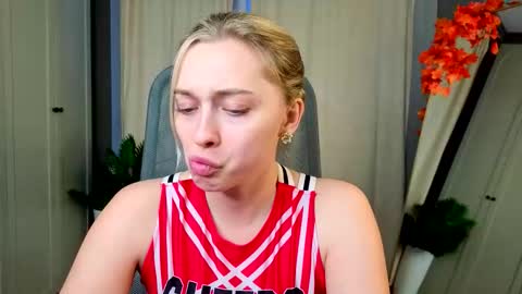 Snapshot of sssecretgirlfriend chatting on November 2025 01:43:01 PM Kate online show from November 2025 01:43:01 PM