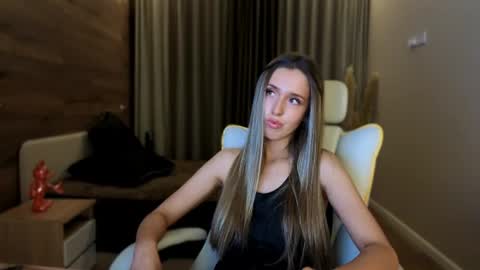 Chloe online show from July 2026 06:37:01 PM